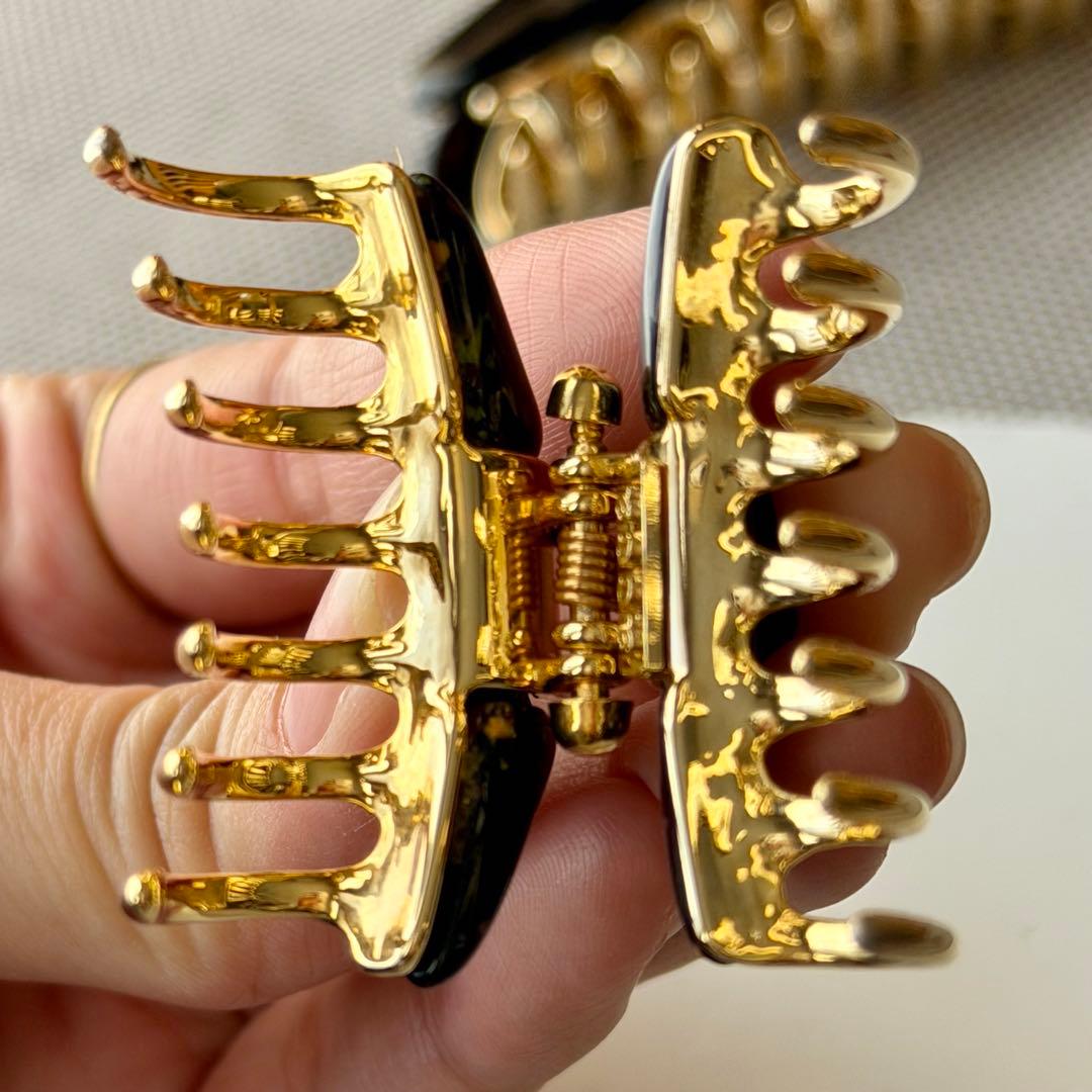 【美品】ほぼ未使用　acca ヘアクリップ 2個セット