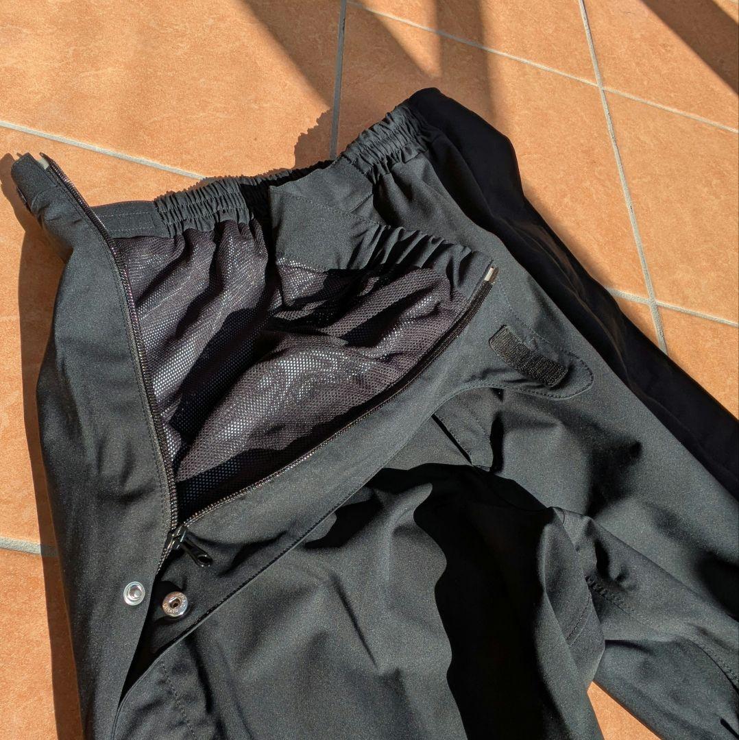 【期間限定最終値下げデサント製オガサカラストシーズン】スキーウェア上下 Lサイズ