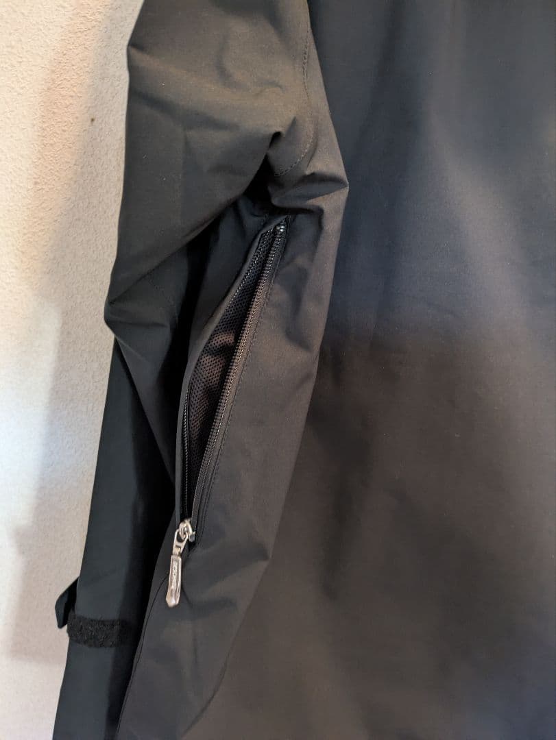 【期間限定最終値下げデサント製オガサカラストシーズン】スキーウェア上下 Lサイズ