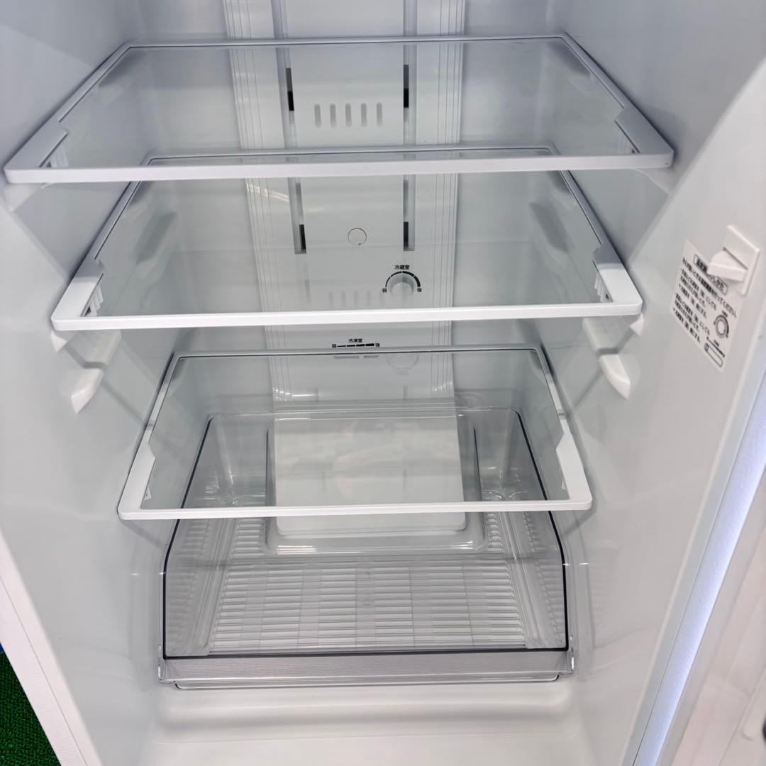 730 東芝　ホワイトカラー　冷蔵庫　100L〜200L 小型　一人暮らし　美品