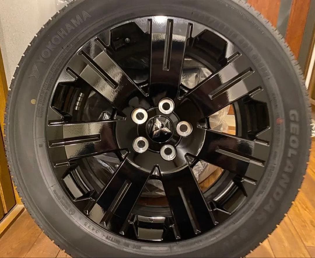 【新車外し】【送料込み】デリカD5 シャモニー タイヤ ホイール 4セット