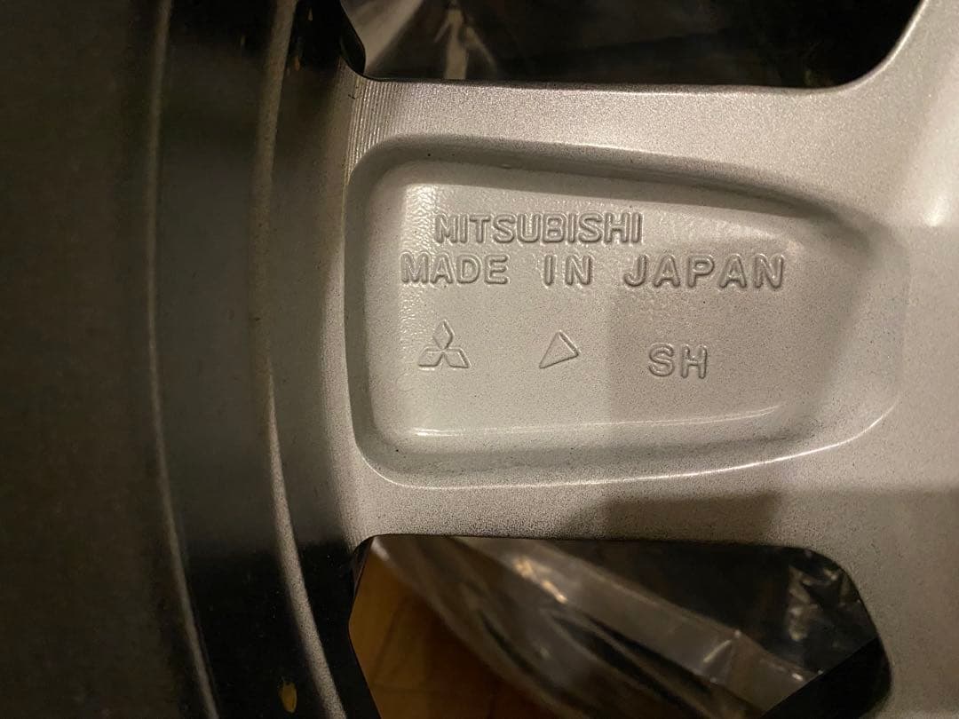 【新車外し】【送料込み】デリカD5 シャモニー タイヤ ホイール 4セット