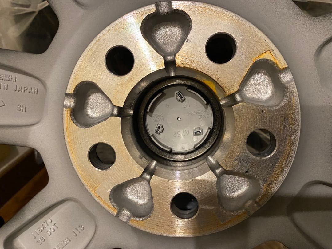 【新車外し】【送料込み】デリカD5 シャモニー タイヤ ホイール 4セット