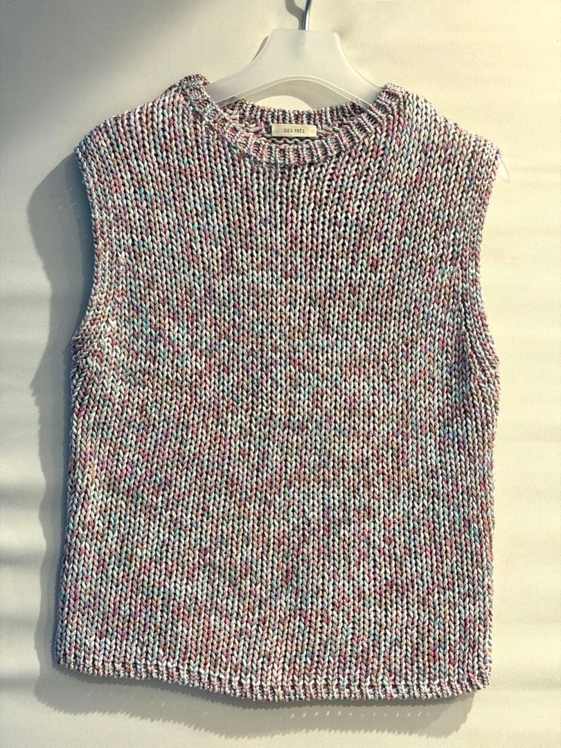 【ほぼ新品】TOMORROWLAND ペインテッドヤーン クルーネックベスト