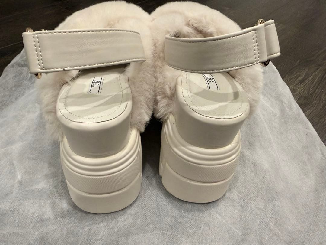 R&E クロスファーバックベルト厚底サンダル アイボリー Mサイズ