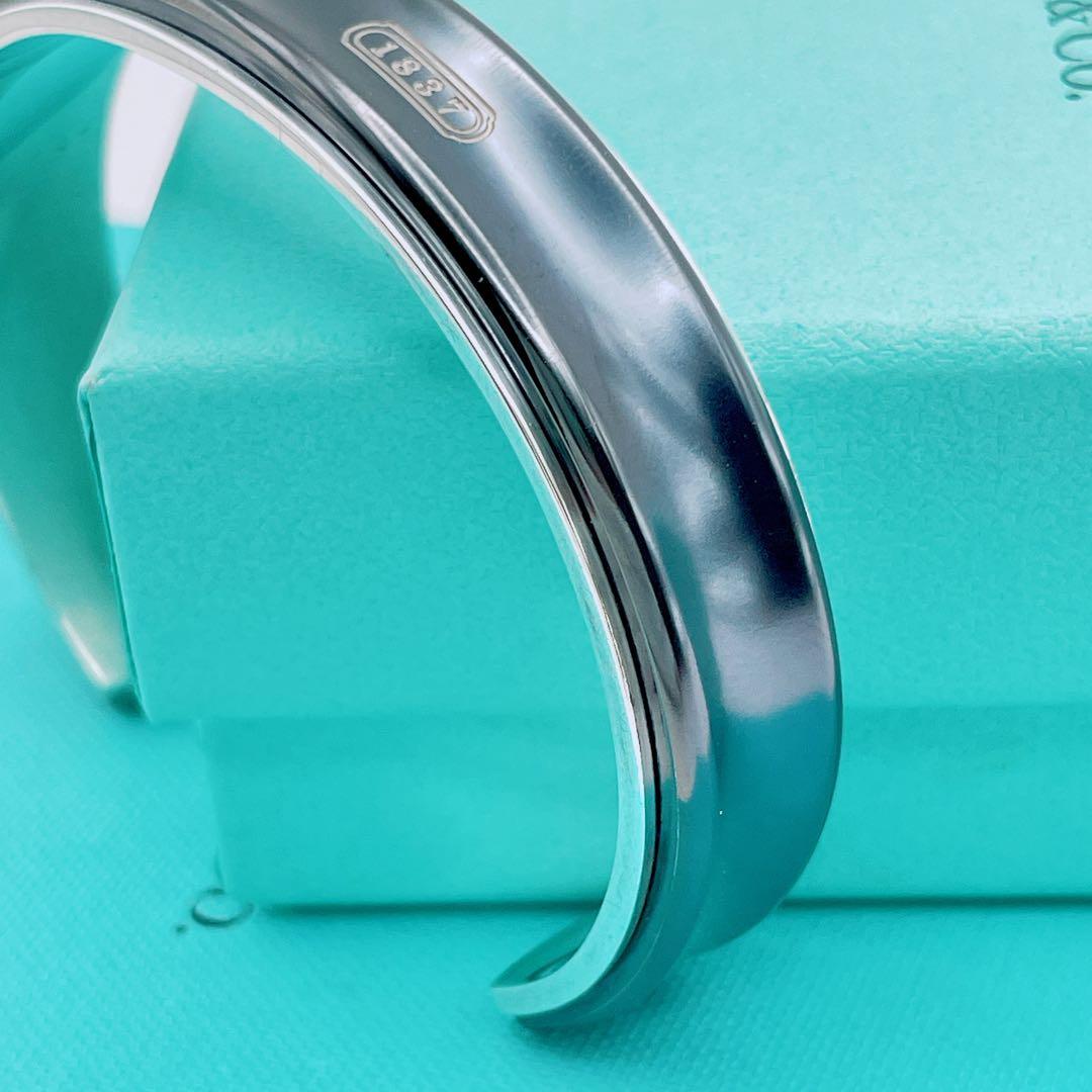 Tiffany & Co. バングル　ナロー　チタン　カフ　ブラック　TI