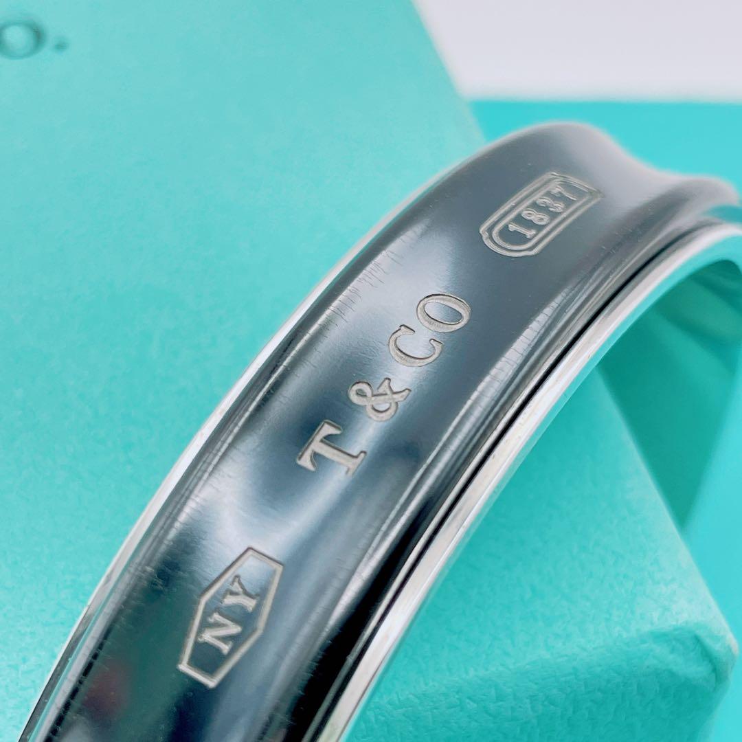 Tiffany & Co. バングル　ナロー　チタン　カフ　ブラック　TI