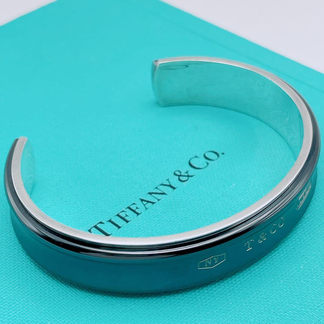 Tiffany & Co. バングル　ナロー　チタン　カフ　ブラック　TI