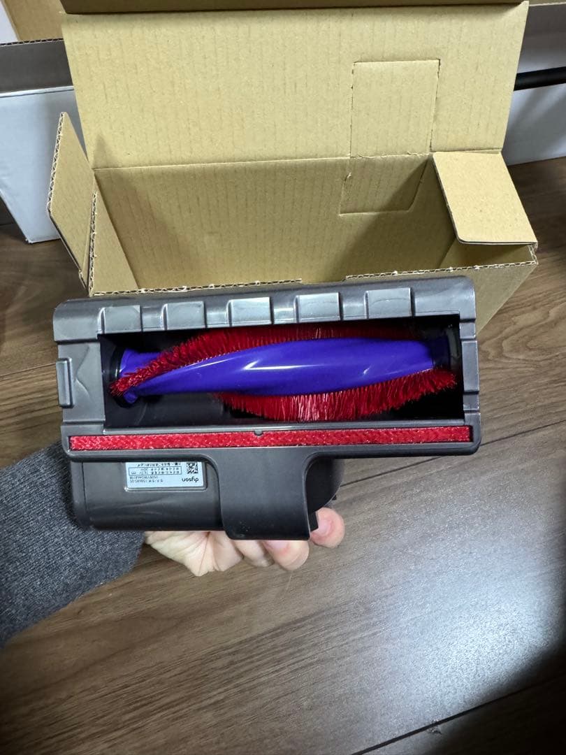 Dyson v10 fluffy掃除機 本体(未使用部品付き‼︎)