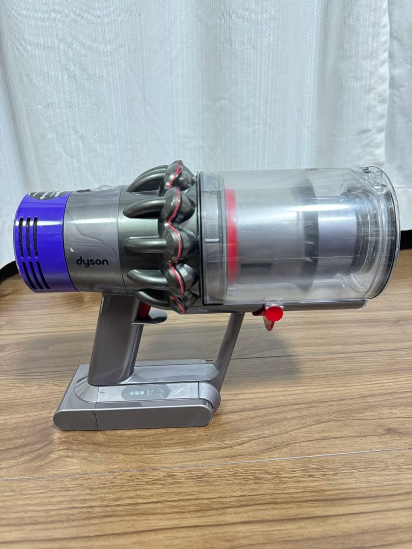 Dyson v10 fluffy掃除機 本体(未使用部品付き‼︎)