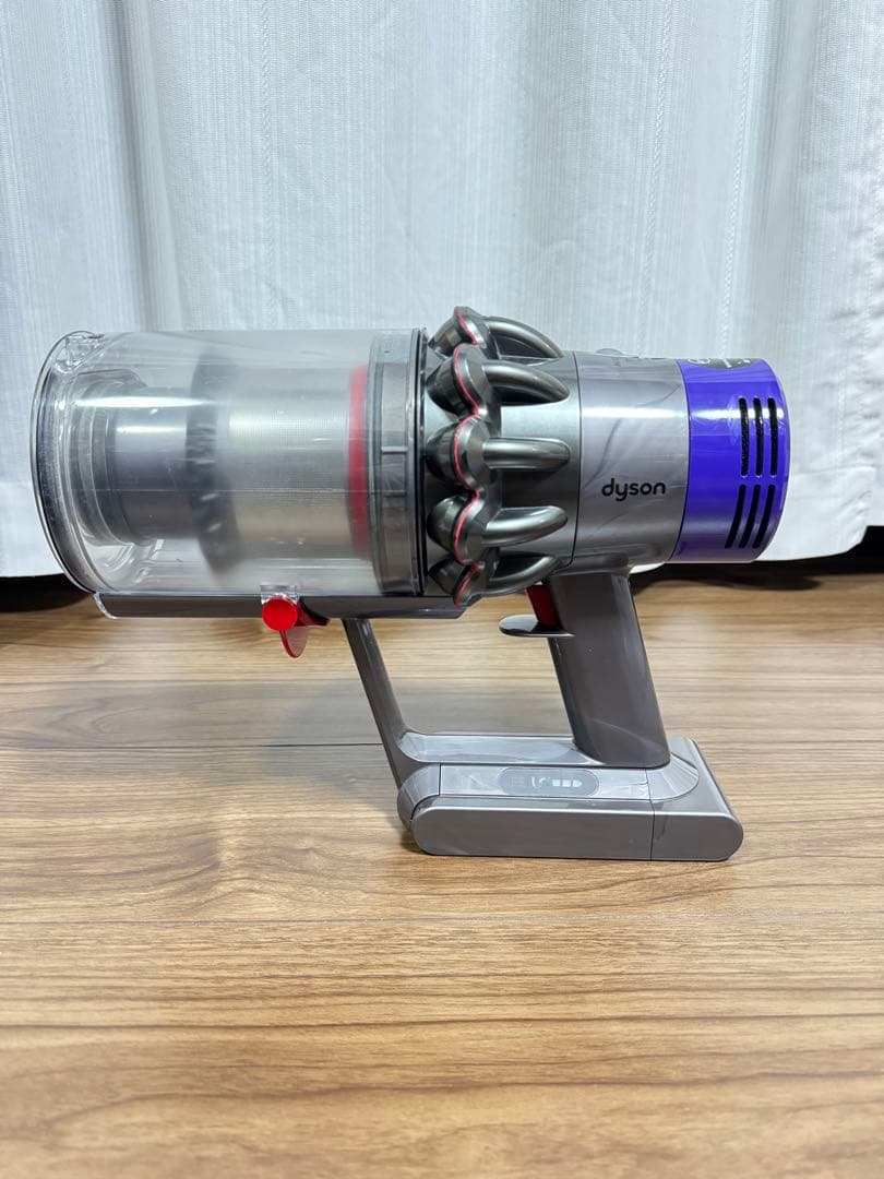 Dyson v10 fluffy掃除機 本体(未使用部品付き‼︎)