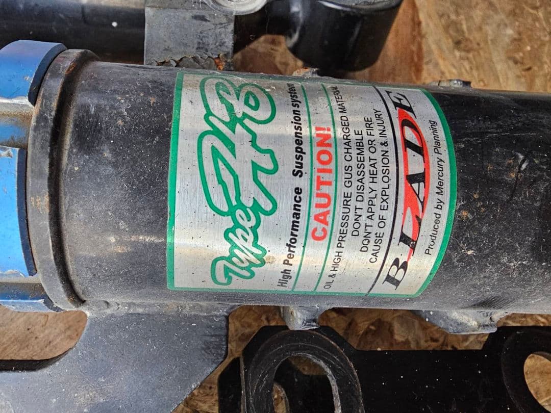 30プリウス 車高調 キャンバープレート