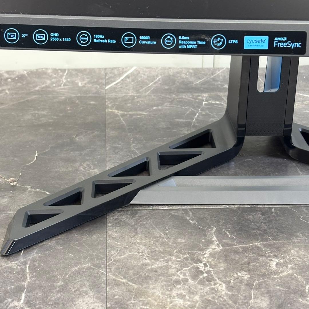 ＊大型湾曲モニター 2025年製 Lenovo LEGION 27インチ 曲面