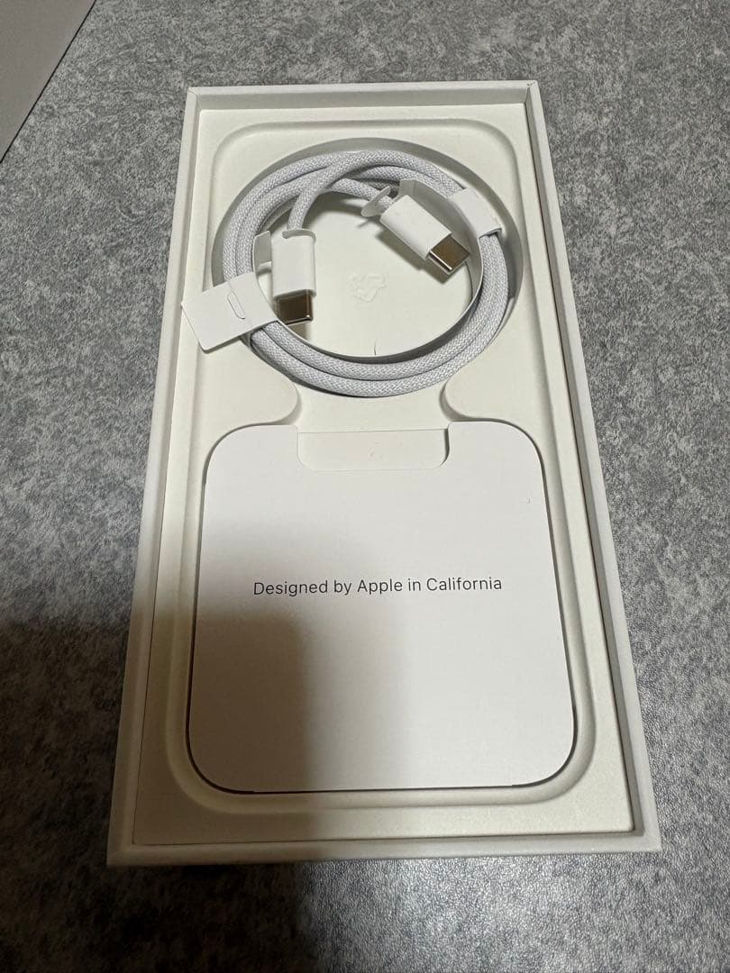 iPhone15Pro 256GB ホワイトチタニウム　超美品