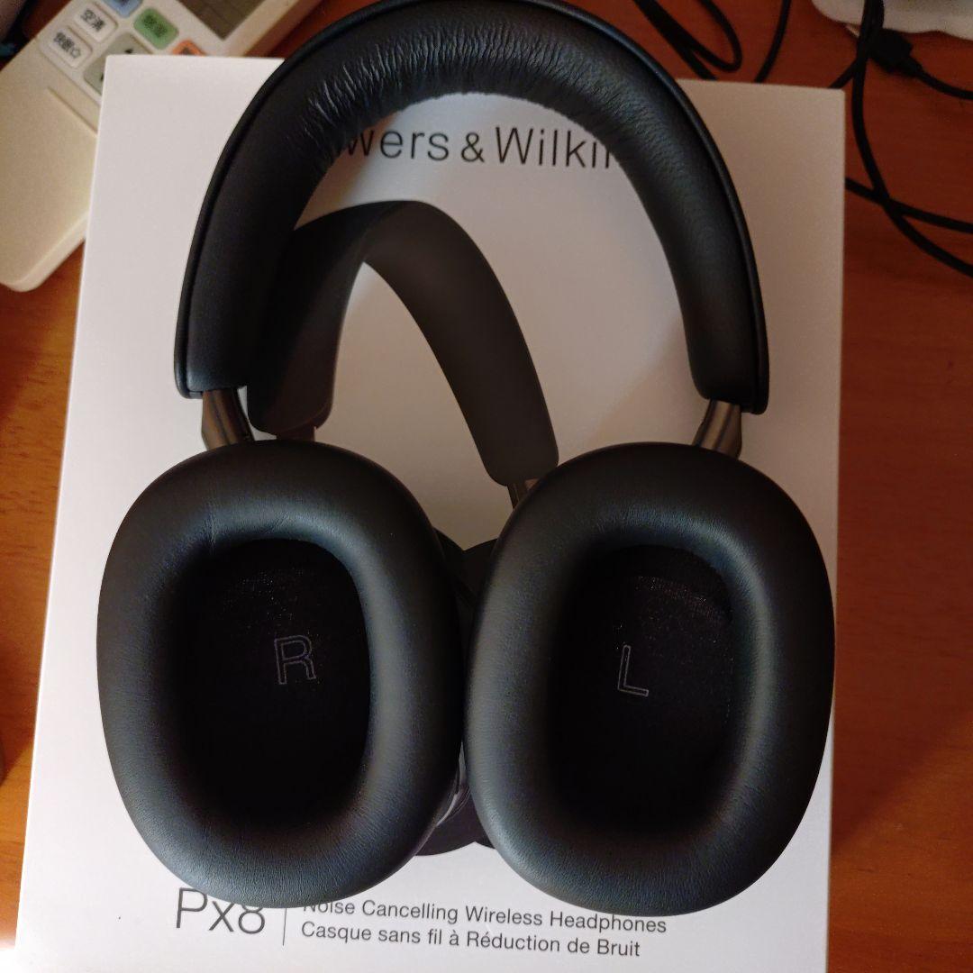 Bowers ＆ Wilkins PX8