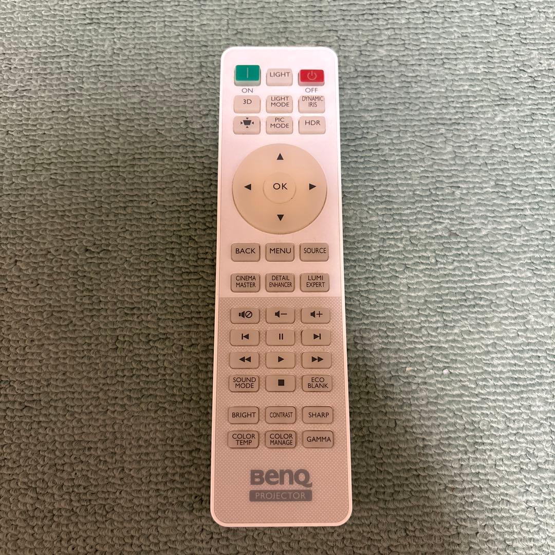 多*ぃ様 【使用時間836時間のみ】BENQ DLP プロジェクター 本体