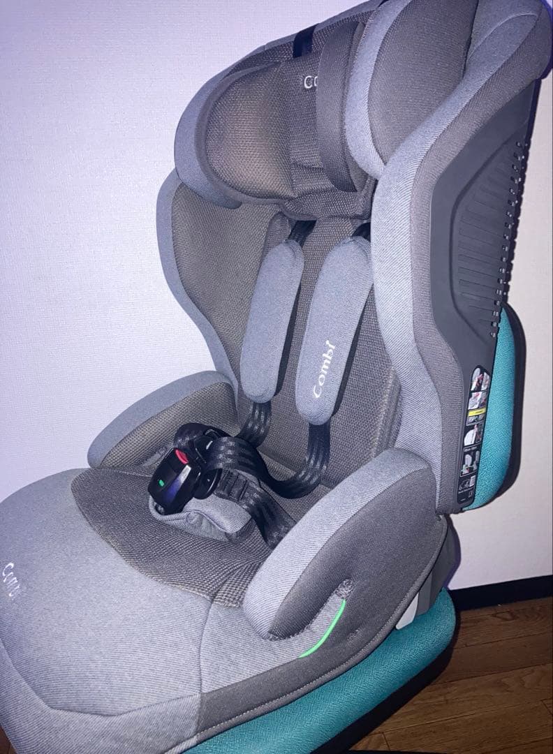 コンビ⭐️チャイルドシート　ジョイトリップアドバンスISOFIX クリーニング済み
