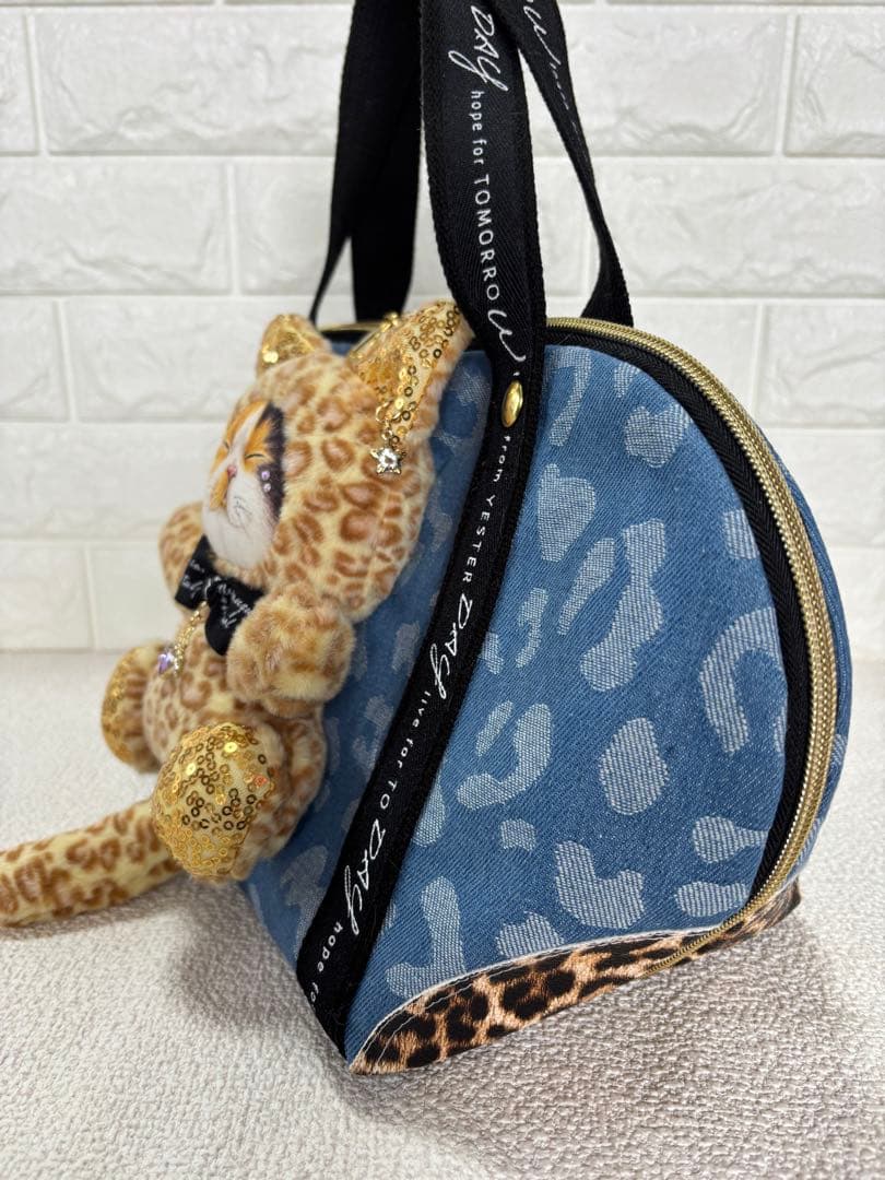 黒*こ様 コヤンイサムチョン　シェル型バッグ　ヒョウ柄ねこちゃん　ヒョウ柄デニム