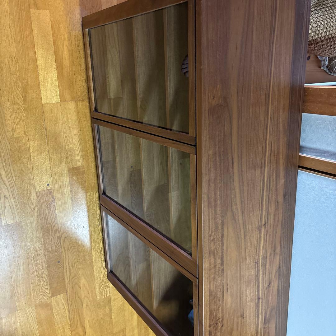 無印良品ガラス扉キャビネット