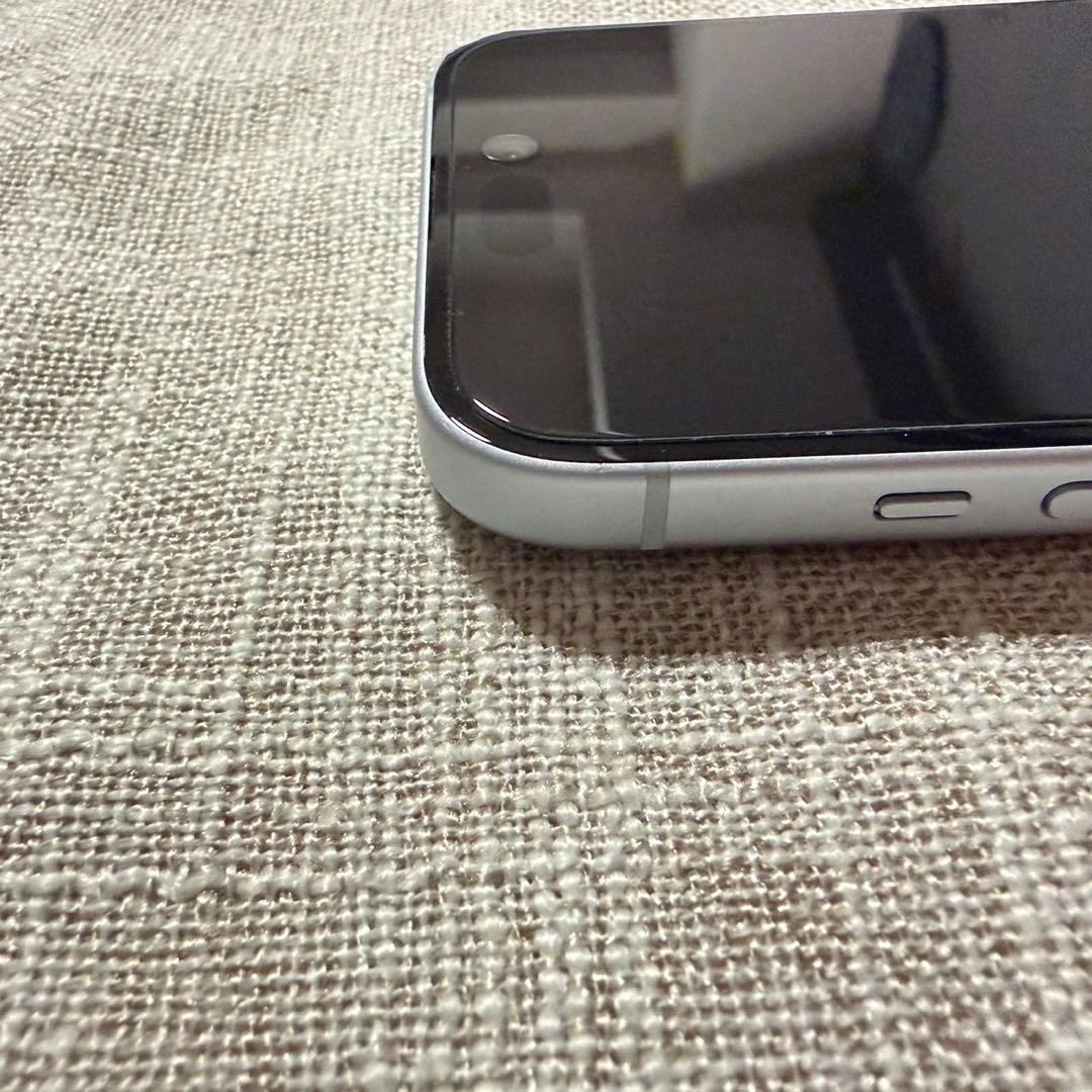 iPhone15 ブルー