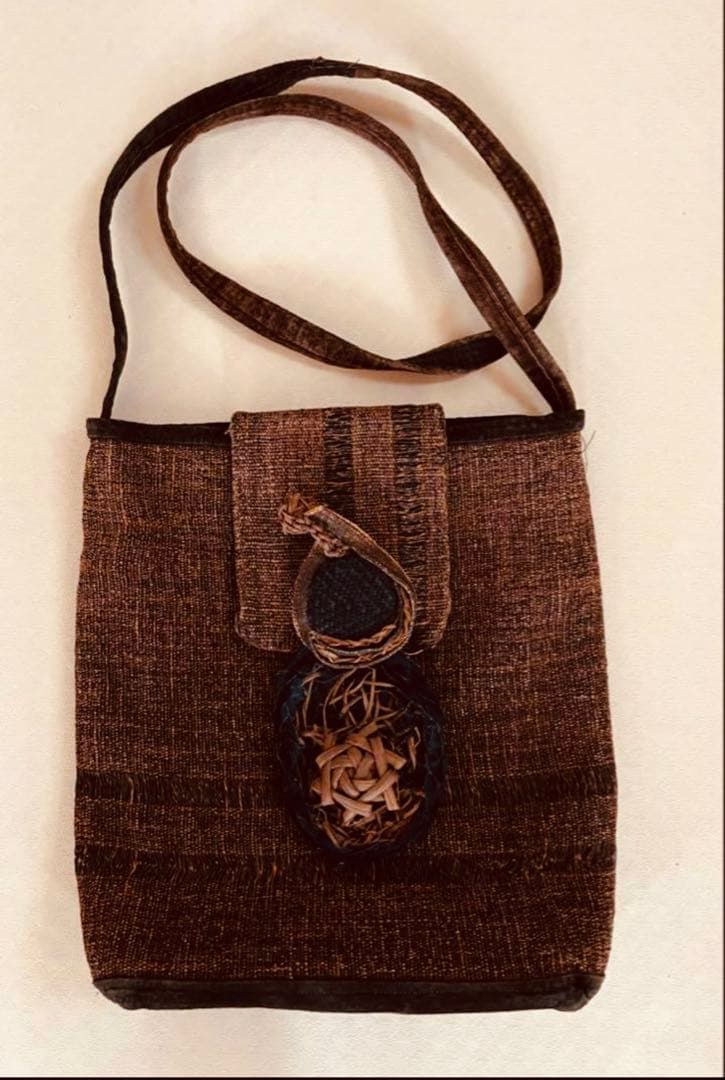 ◆柿渋染め 裂き織り ポシェット 山葡萄コサージュ付ブラウン◆