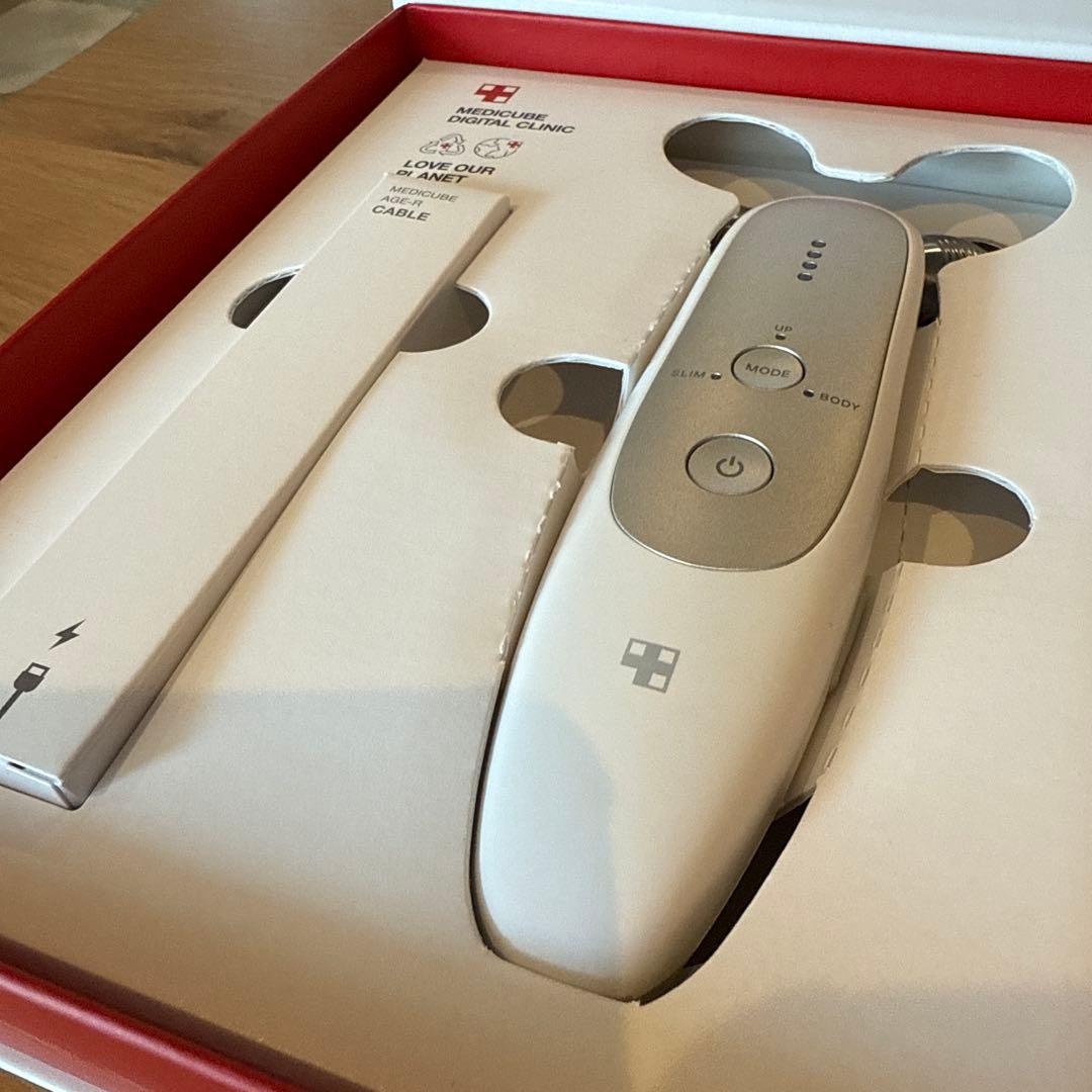 MEDICUBE AGE-R DERMA EMS SHOT 美顔器