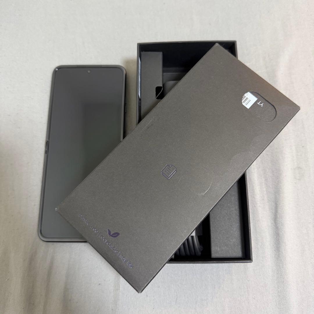 新品Motorola razr 50 ULTRA Sotbank版フリー