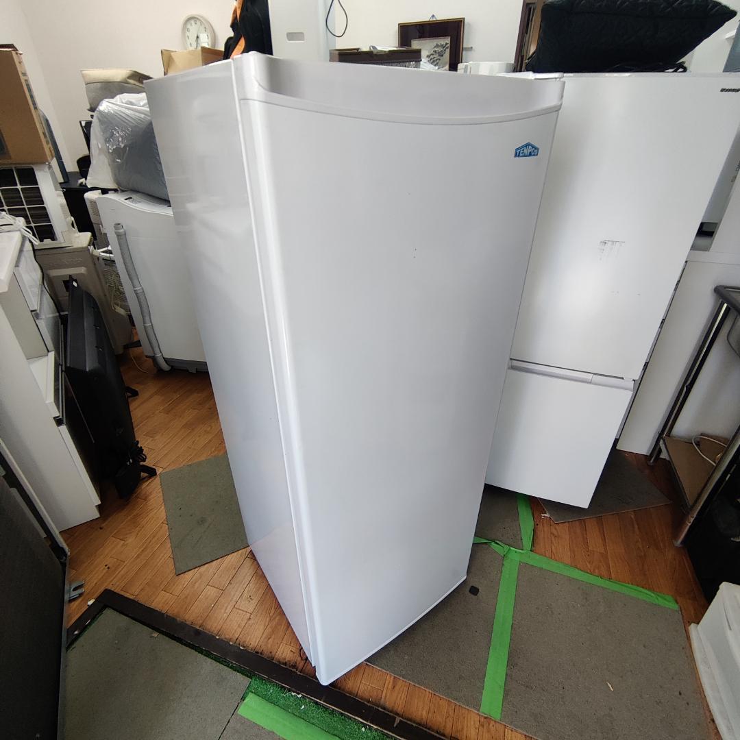 ②大阪市内配送無料 テンボス TBUF-152 冷凍ストッカー 大容量152L