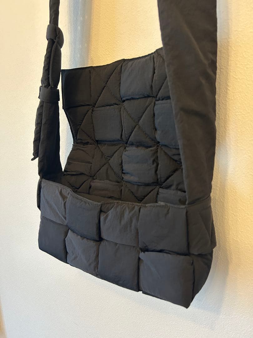 BOTTEGA VENETA パデットカセットナイロン 黒 保存袋