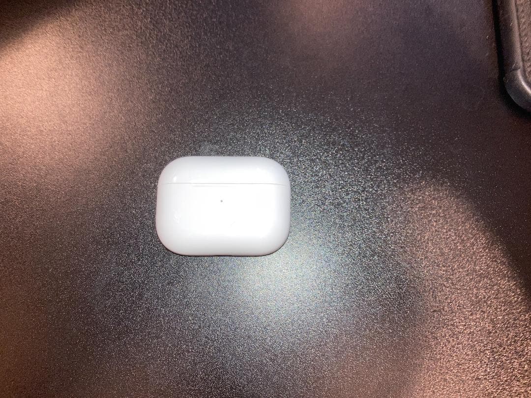 AirPods2本体 ライトニング　(spigenケース付き)