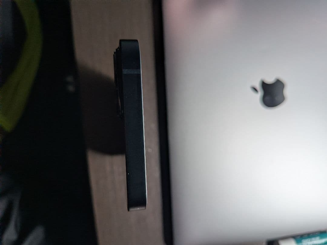 美品　Apple iPhone 13 ブラック 本体 128GB　Spigen