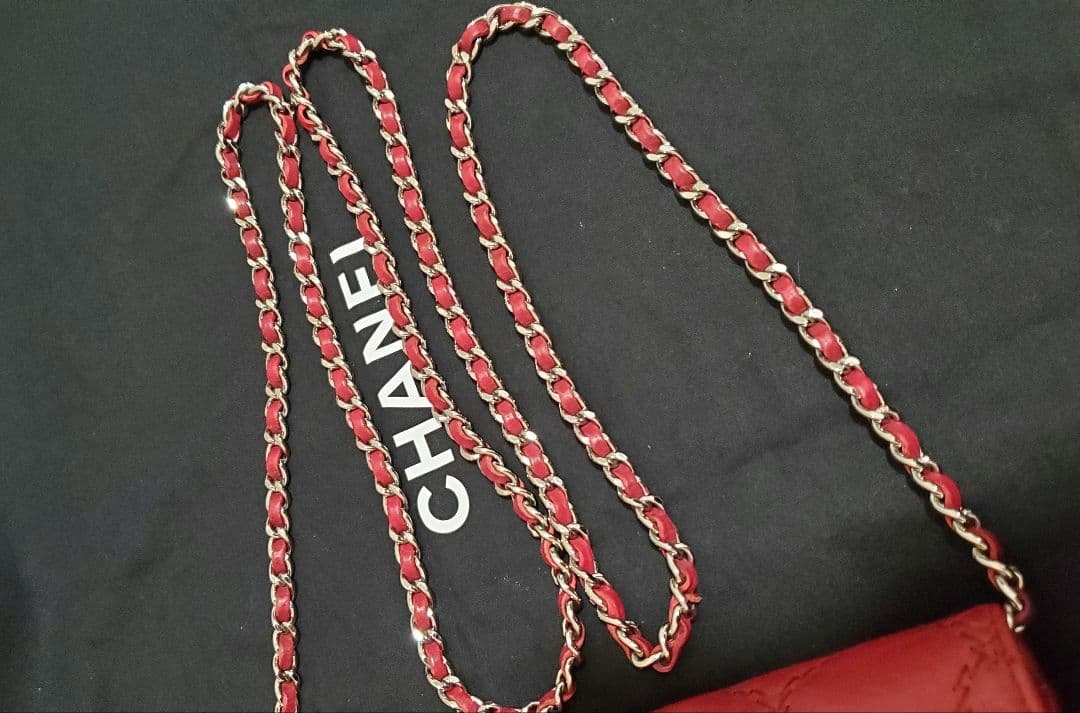 【美品】CHANEL 18番台 マトラッセ SV金具 レザー チェーンウォレット