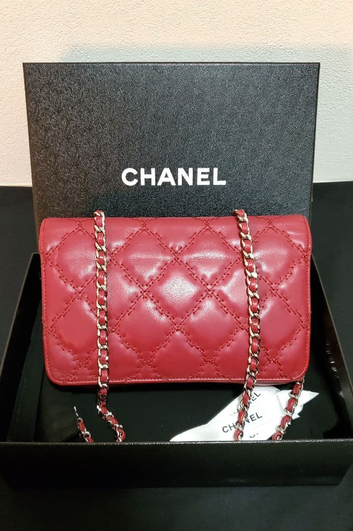 【美品】CHANEL 18番台 マトラッセ SV金具 レザー チェーンウォレット