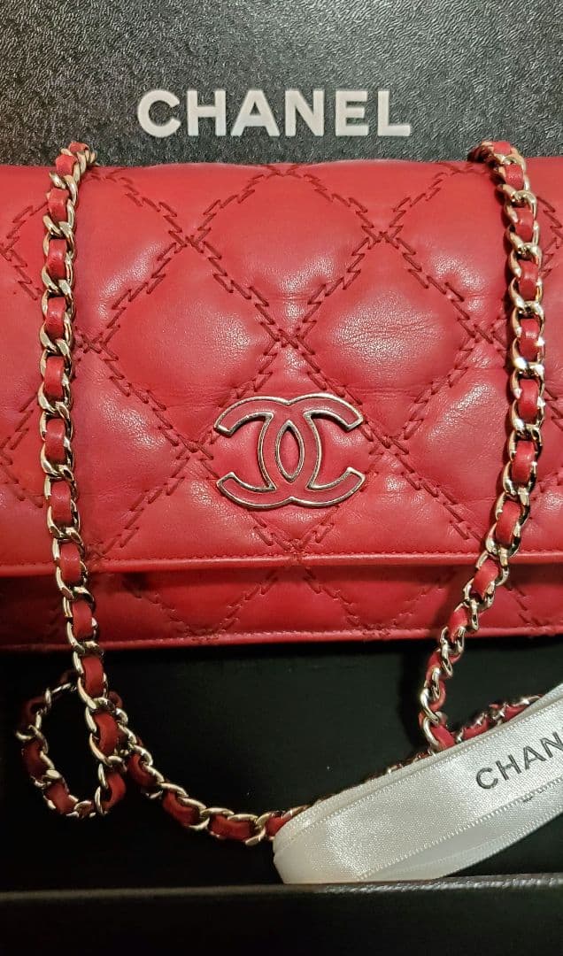 【美品】CHANEL 18番台 マトラッセ SV金具 レザー チェーンウォレット