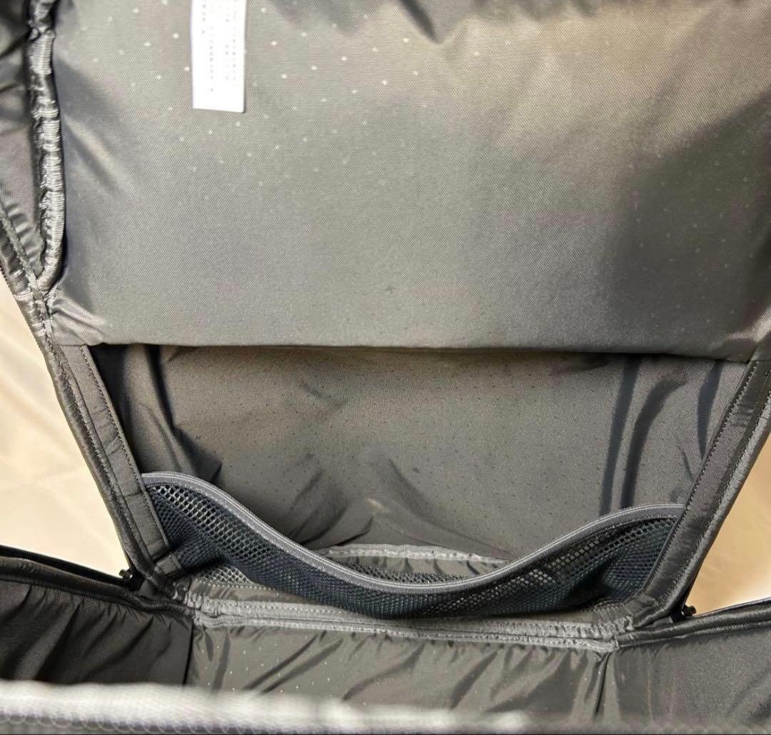 【美品】Incase インケース ARC Daypack ブラック リュック