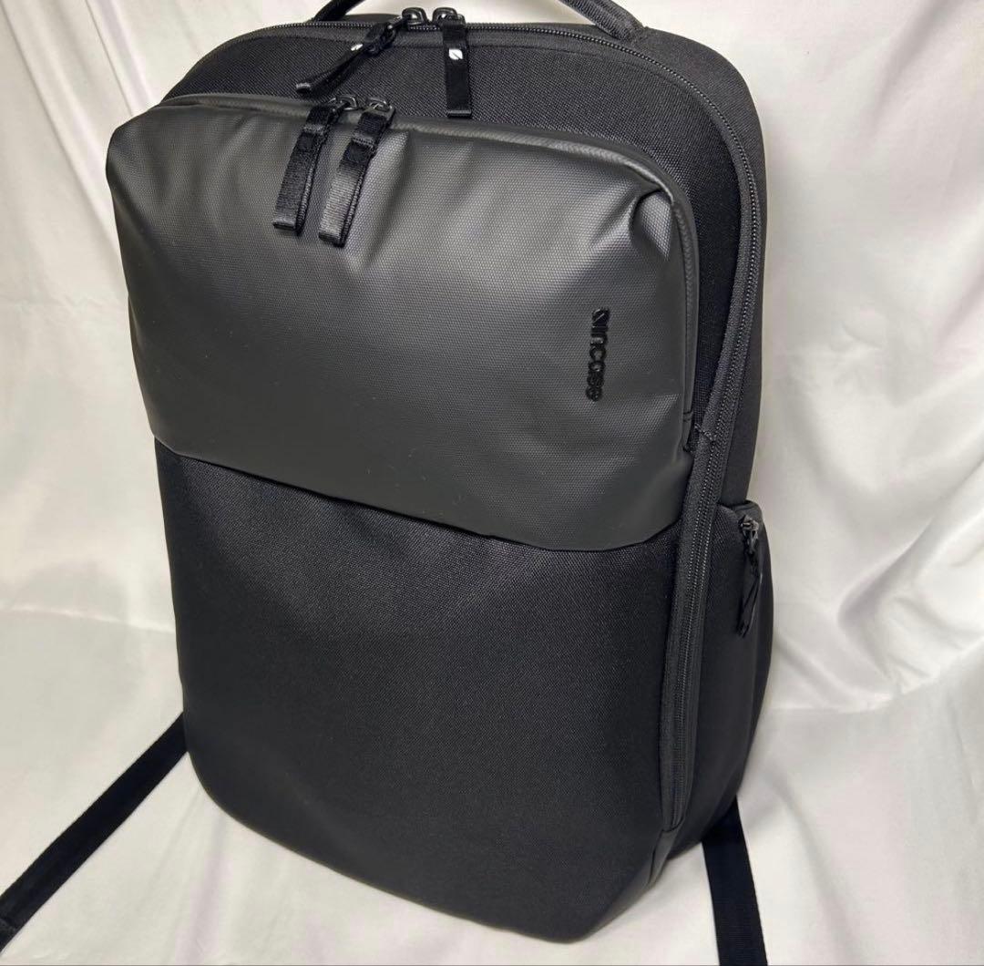 【美品】Incase インケース ARC Daypack ブラック リュック