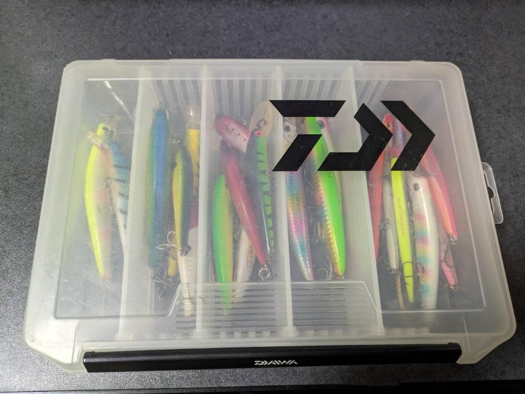 総計100点以上！コモモ＆エリ10　シーバスルアー多め　ワインドなどまとめ売り！