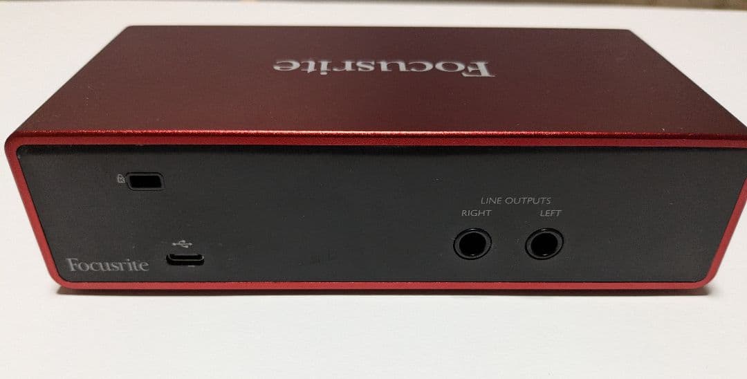 Focusrite オーディオインターフェース Scarlet　2i2 赤