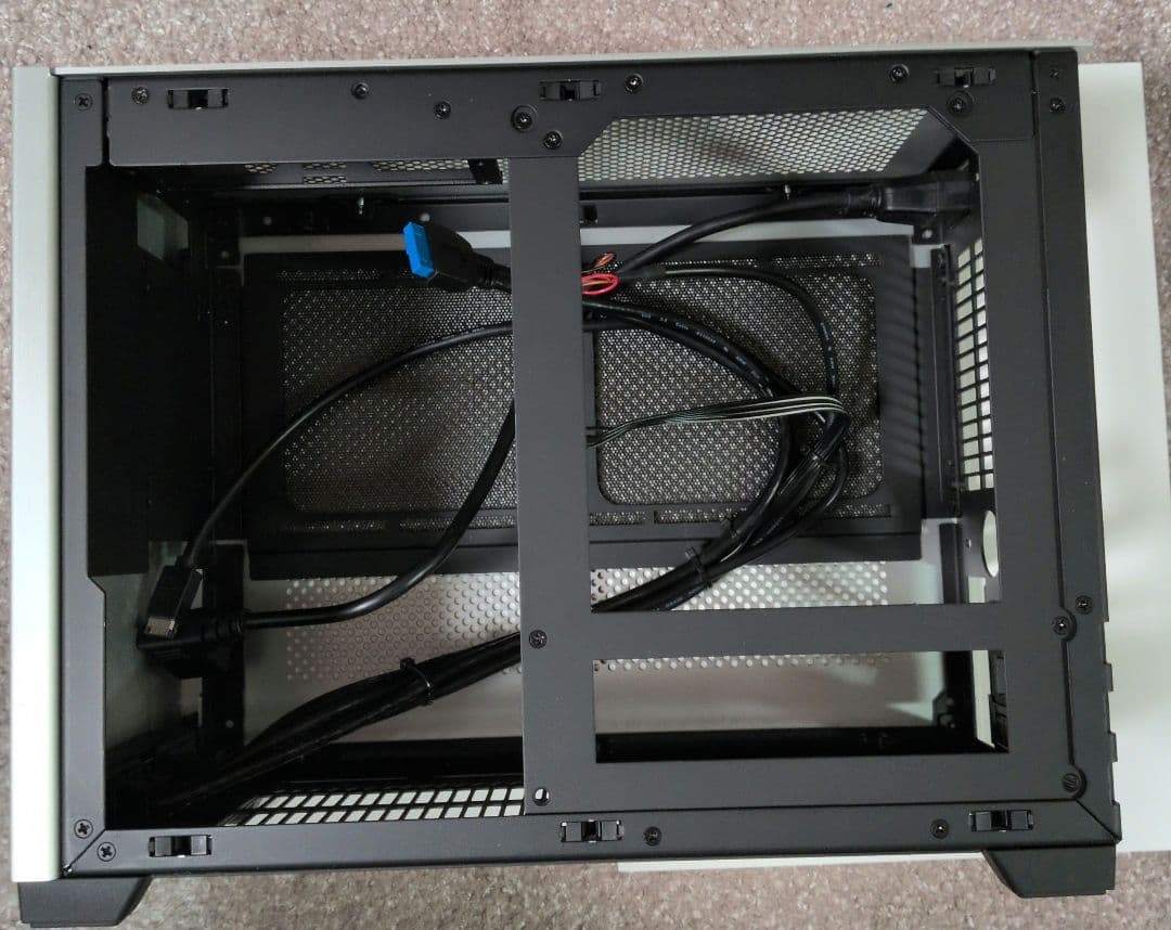 NCASE M1 Ver6.1 ミニ ITXアルミケース シルバー中古品