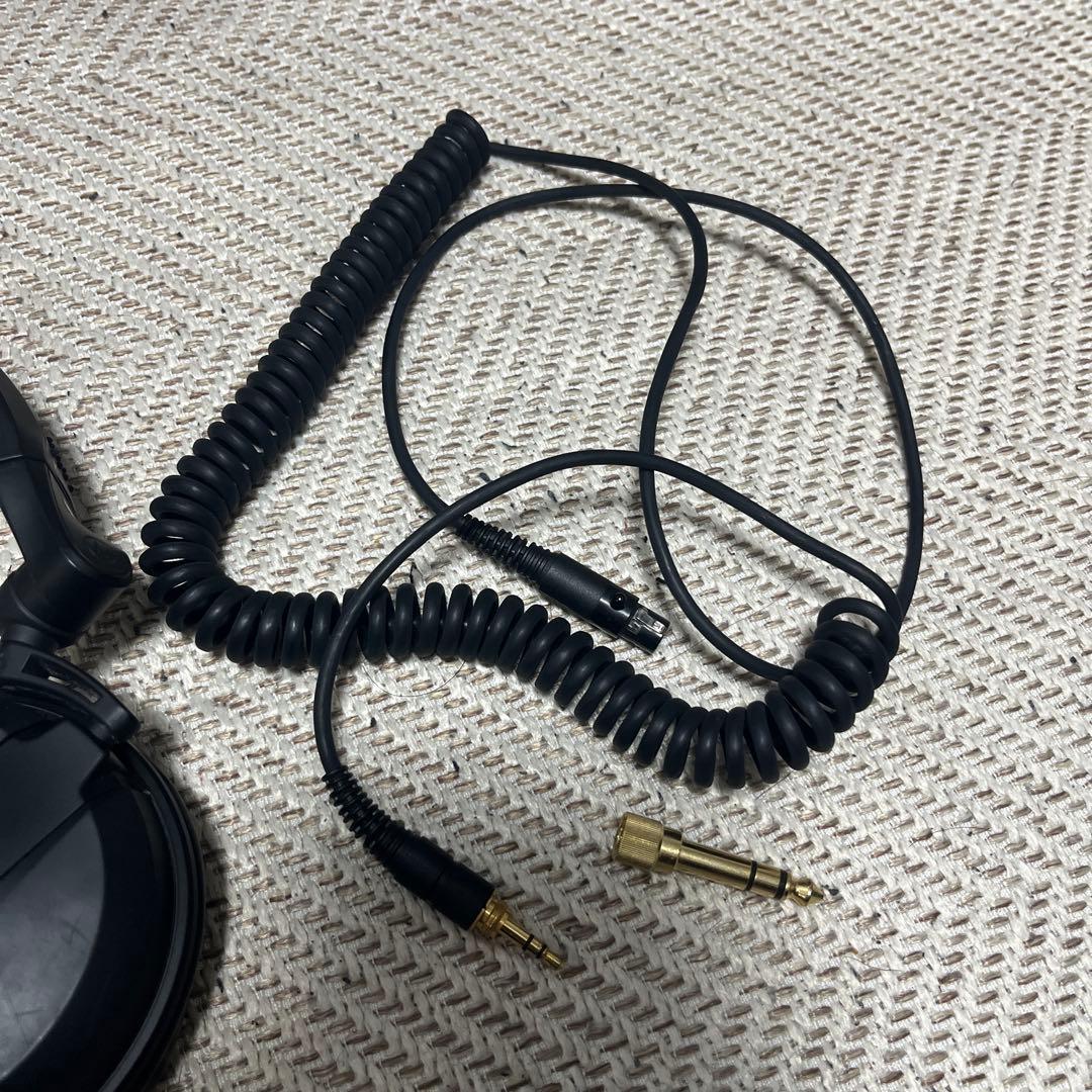 AKG K181 DJ UE BASS BOOST ヘッドホン 収納袋付き