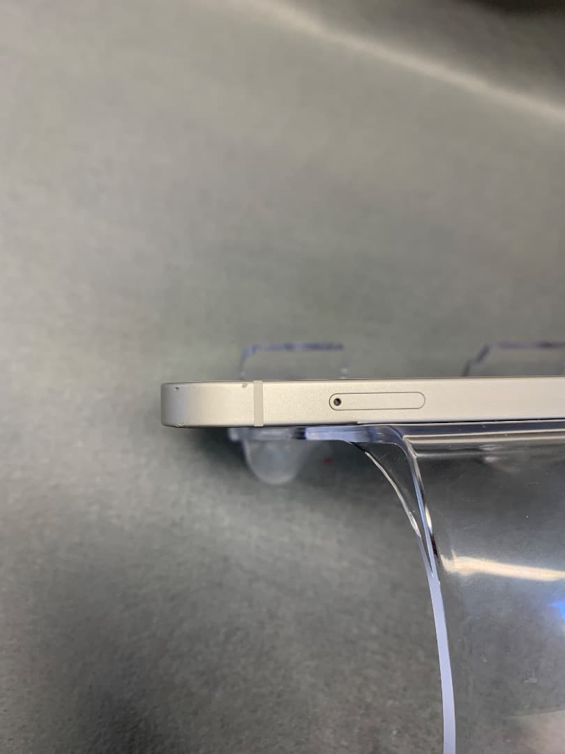 美品中古　国内版　SIMフリー　iPhone12 64GB　ホワイト色