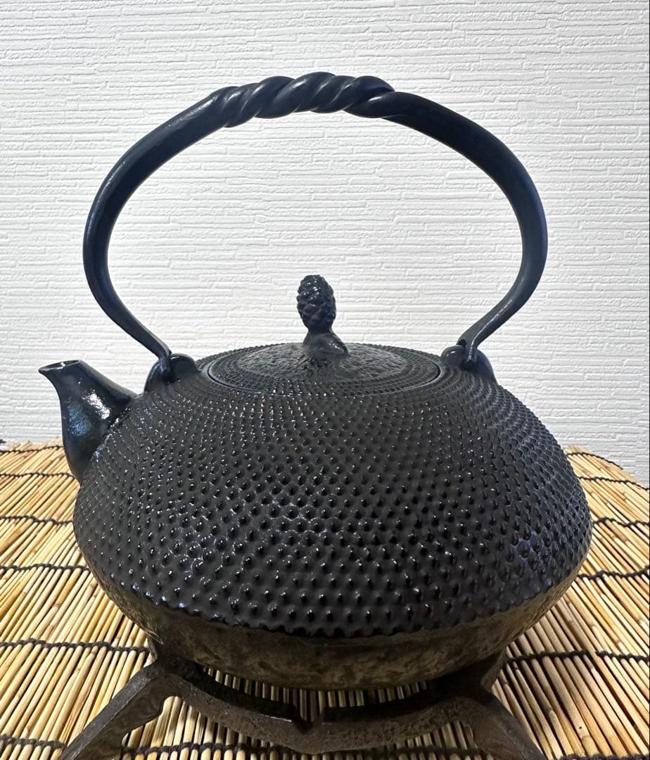 未使用品、付属品付　南部盛栄堂販売　南部名工金秀 及春鋳造　ラムちゃん様売約済み