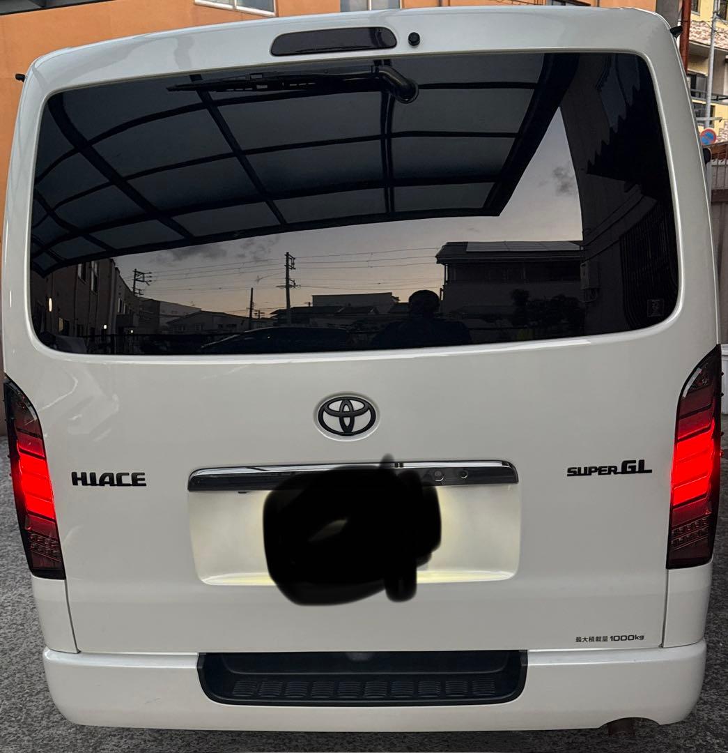 ハイエース　テールランプ