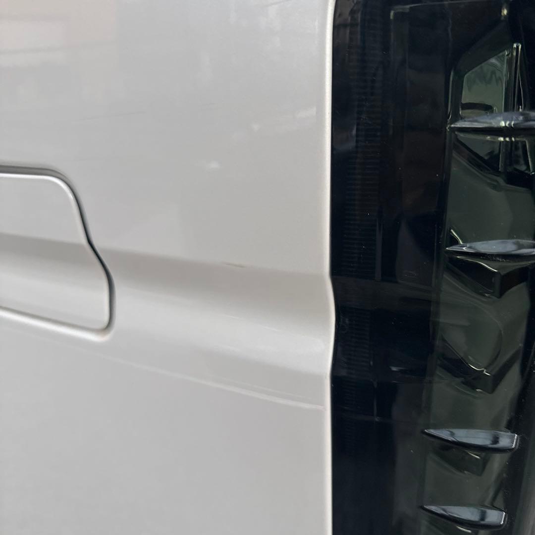 ハイエース　テールランプ