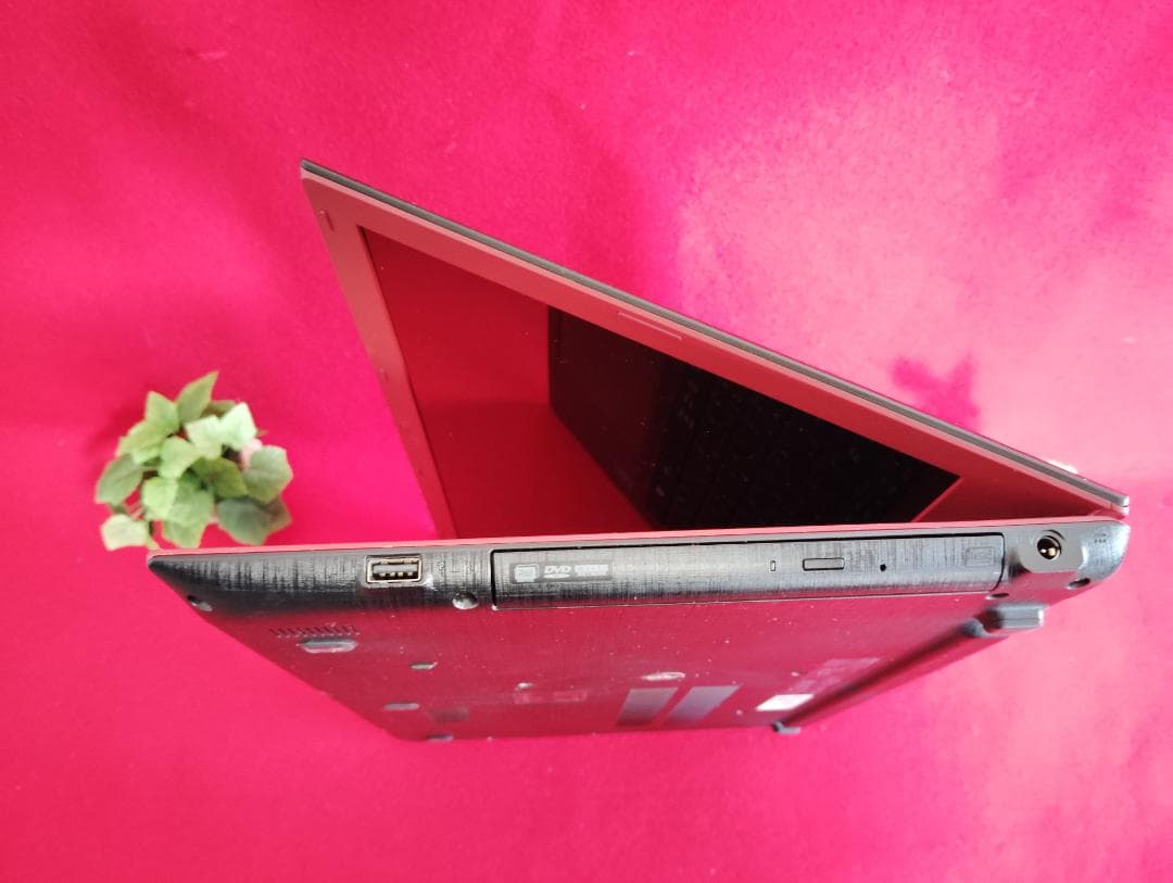 赤と黒のツートン★Acer ノートPC Windows11 8GB メモリ