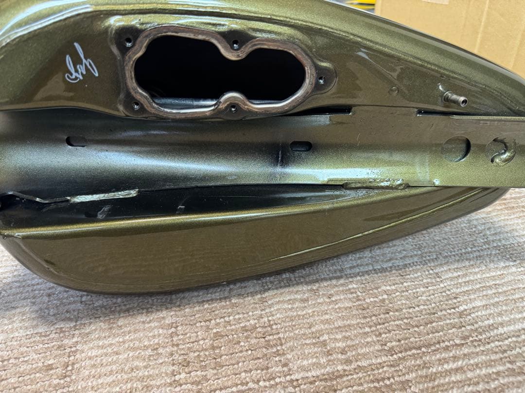 HARLEY-DAVIDSON スポーツスター オリーブゴールド　タンク