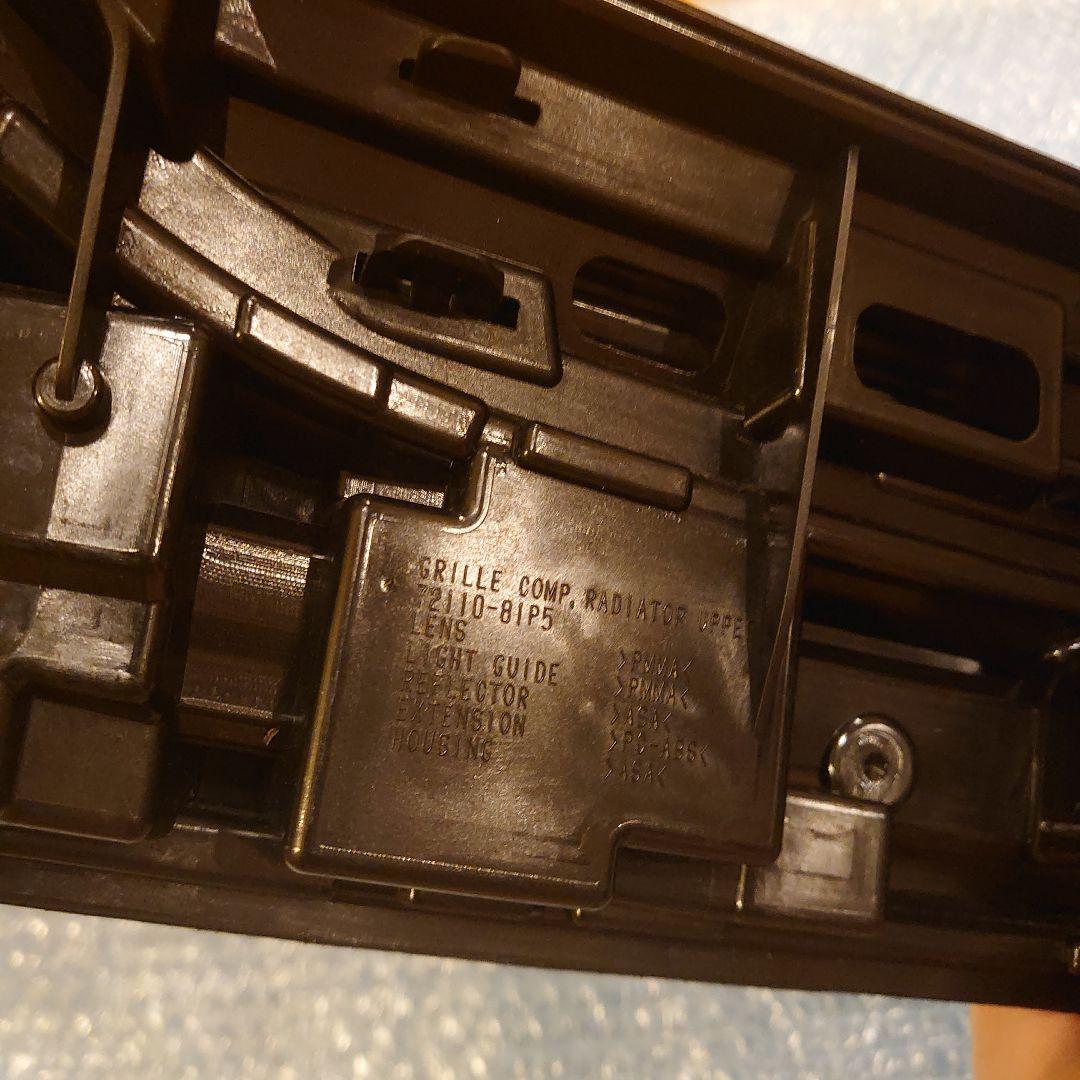 SUZUKI スズキ　ソリオフロントグリル