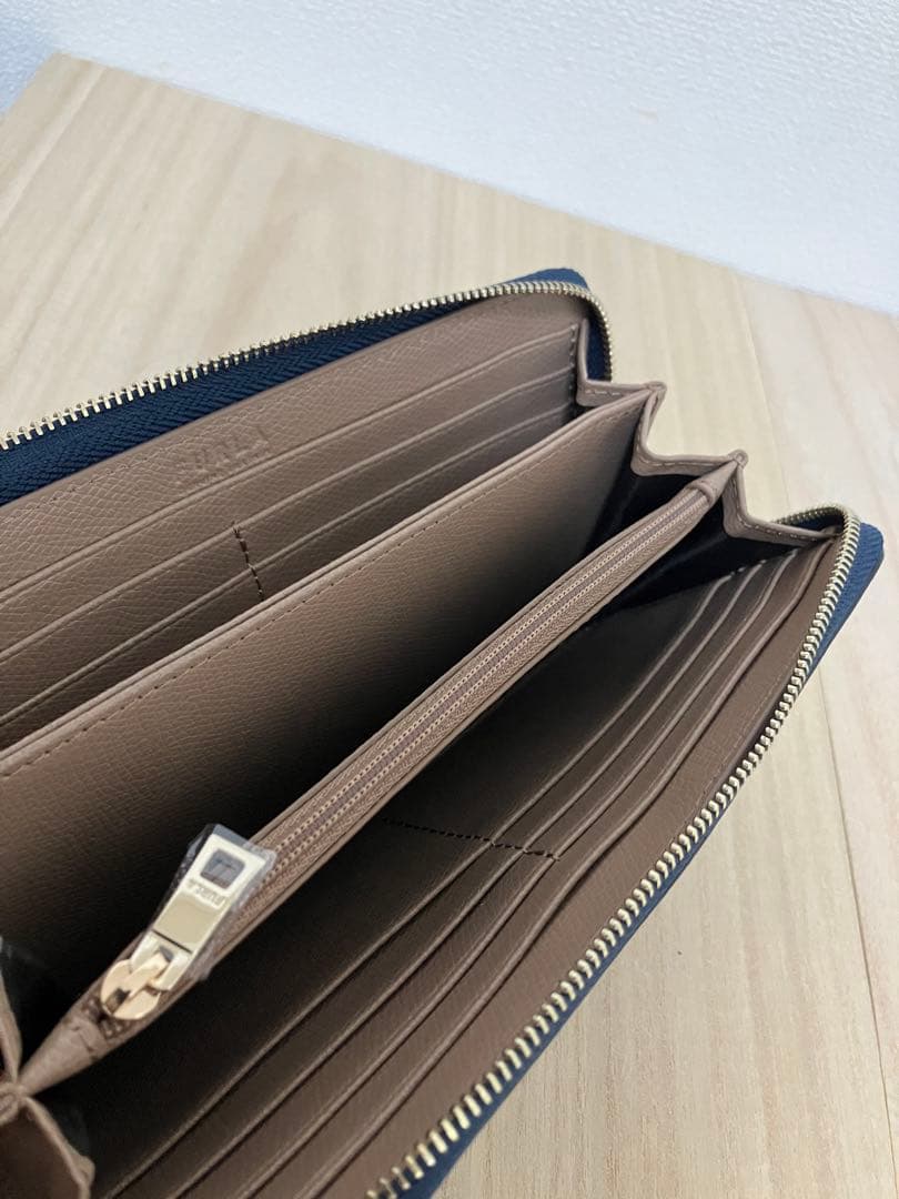 新品未使用✨保護シール付 FURLA フルラ 長財布 ネイビー 訳あり特価