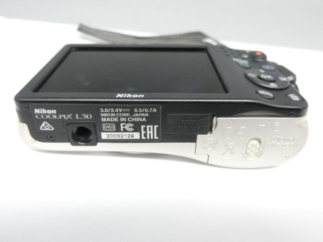 Nikon COOLPIX L30コンデジ シルバー