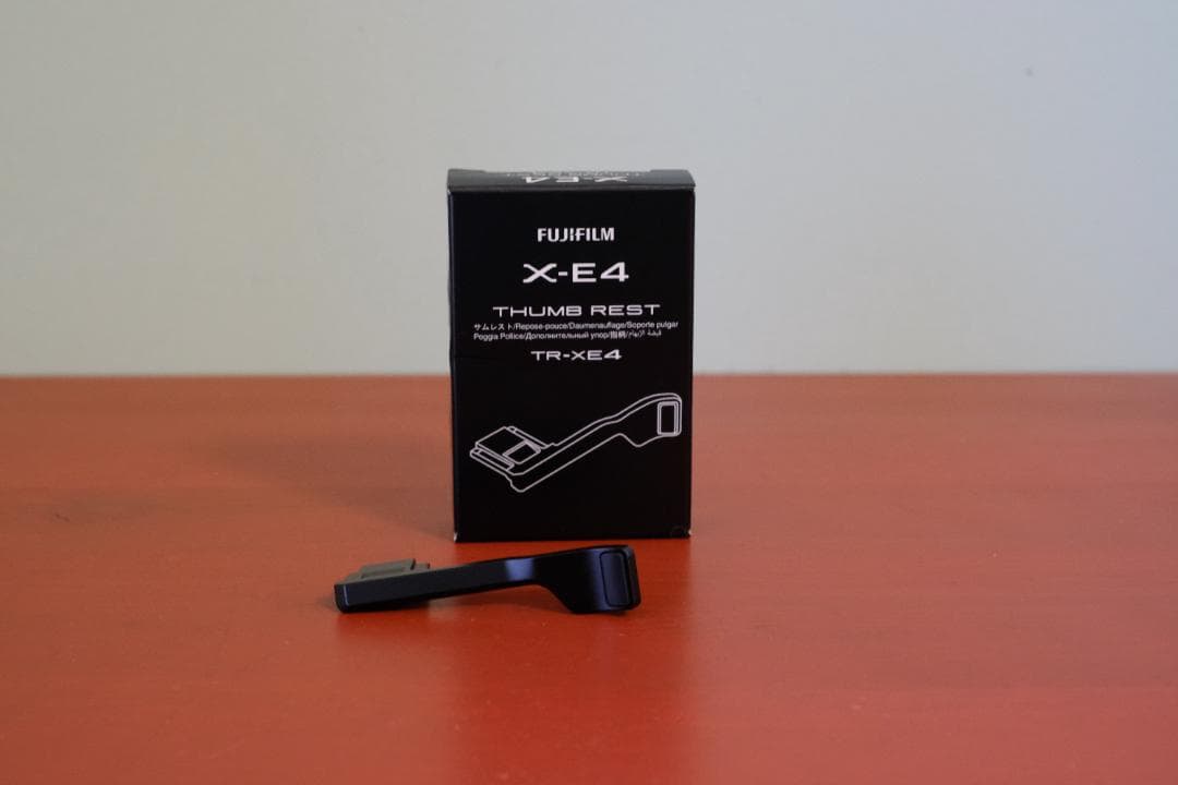 【美品】Fujifilm X-E4 ミラーレス一眼 本体+純正オプション多数
